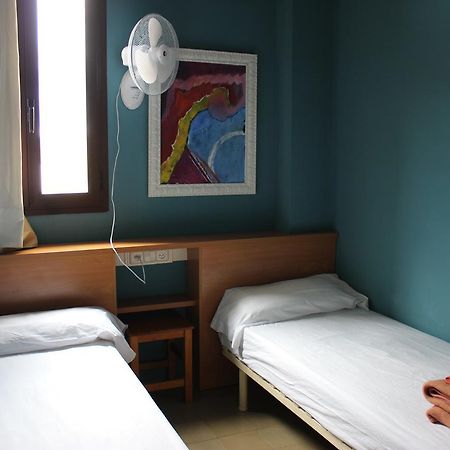 Alberg Solidanca Hostel 팔라프루헬 외부 사진